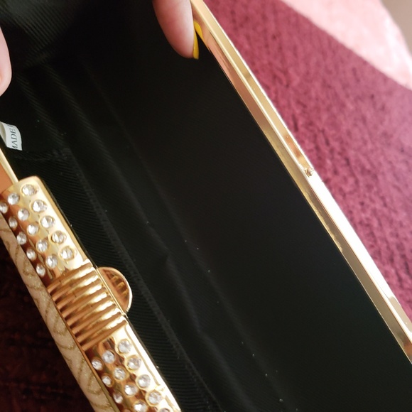 Elegant yet simple Clutch Purse - Picture 2 of 3